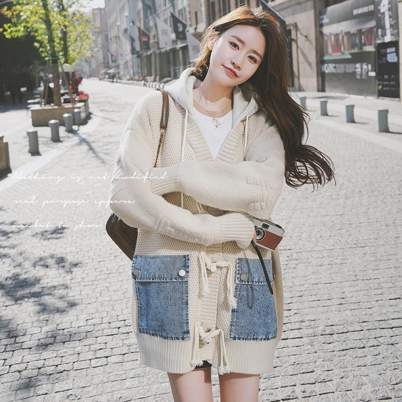 Популярная джинсовая трикотажная кожаная куртка с роговыми пуговицами ранней весны, женская свободная куртка с капюшоном большого размера