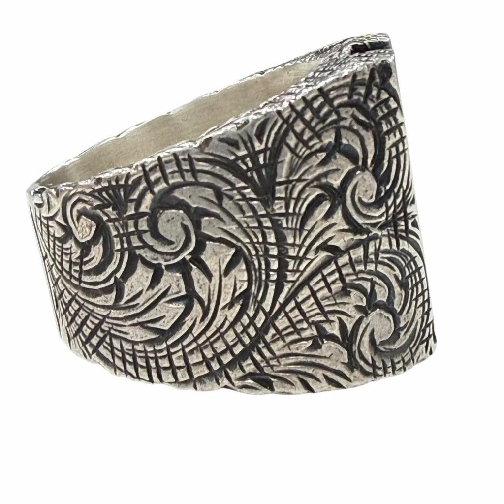 Great GUCCI Ring Arabesque Alphabet V Lettering Silver AG925 mens L Used
