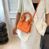 Нишевая креативная модная популярная портативная маленькая квадратная сумка женская летняя 2024 новая корейская версия простая сумка через плечо