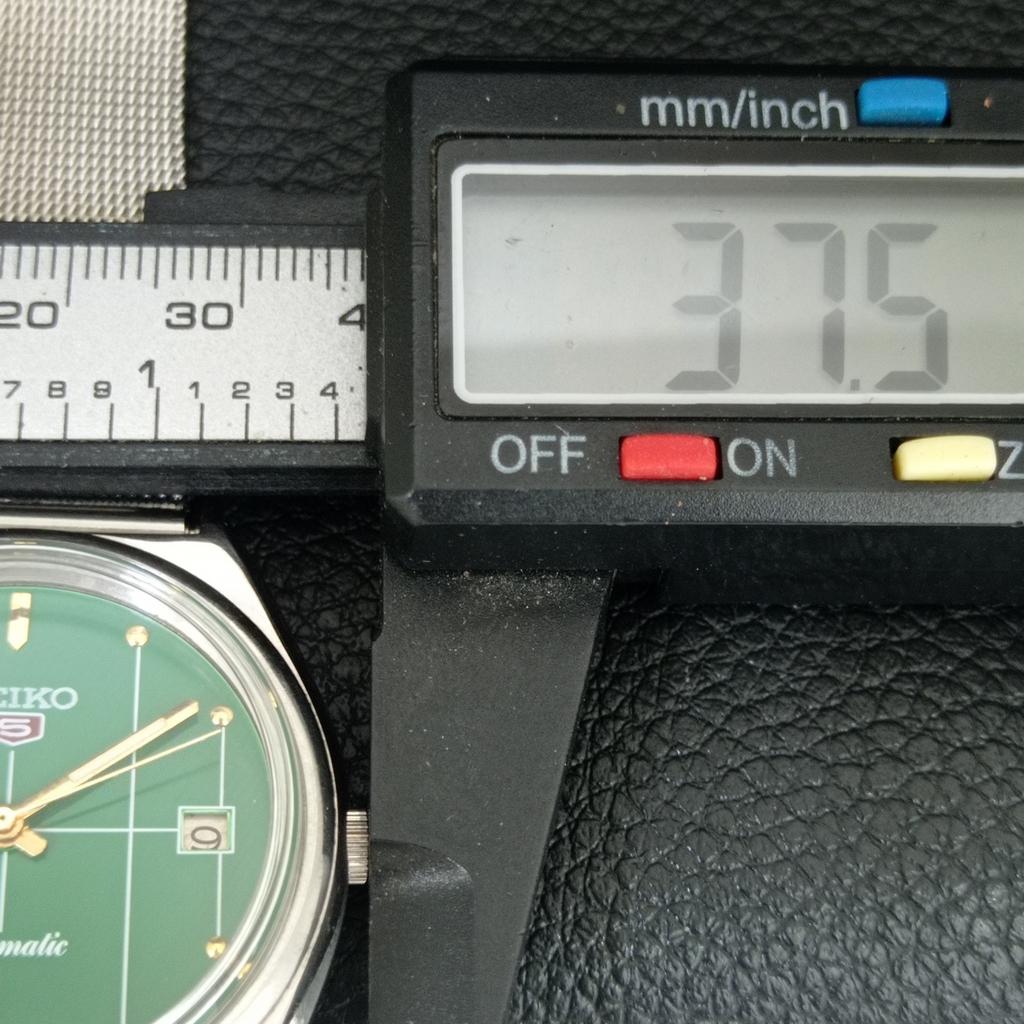 ВИНТАЖНЫЕ АВТОМАТИЧЕСКИЕ ЧАСЫ SEIKO 5 7009A ЯПОНИЯ МУЖСКИЕ ЗЕЛЕНЫЙ ЦВЕТ ЦИФЕРБЛАТ a709008-1