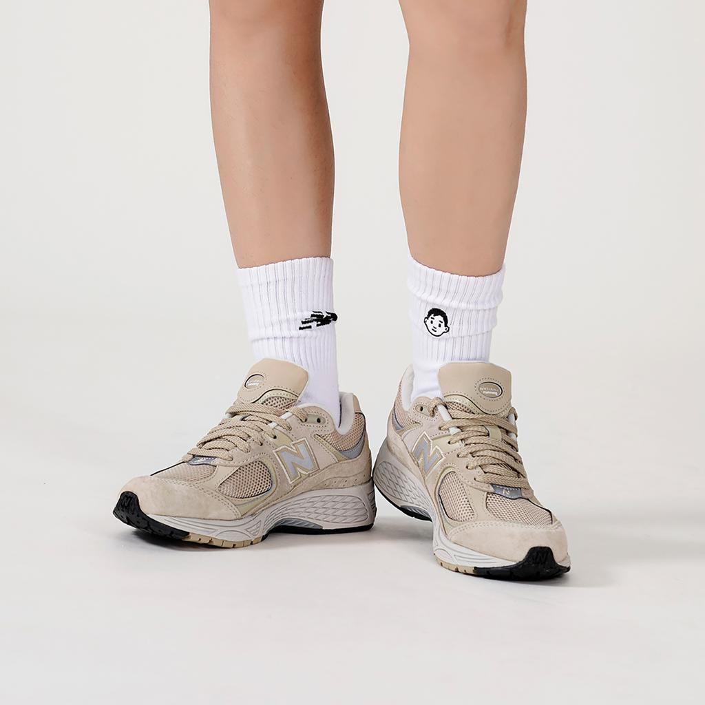 New Balance 2002R Beige Sneakers ML2002R2