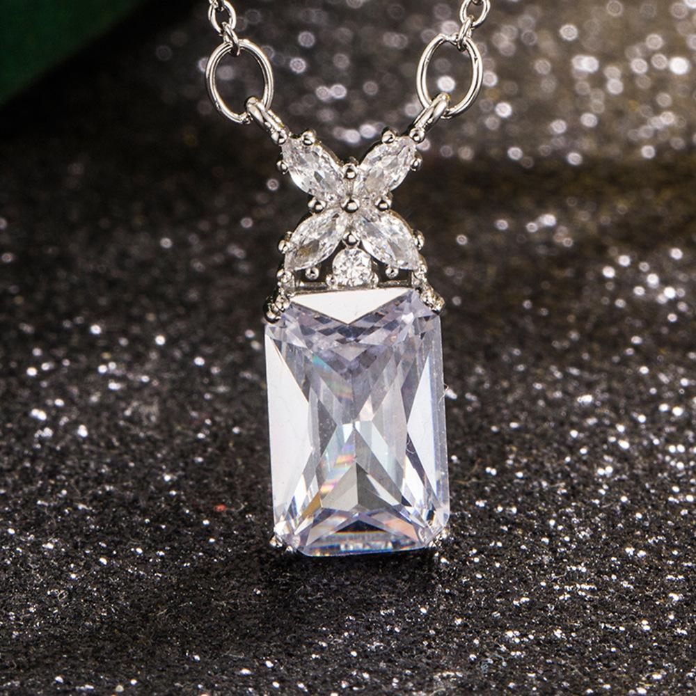 Niche Design Zircon Pendant Necklace Korean Style Elegance, Fashion, Simplicity Women's