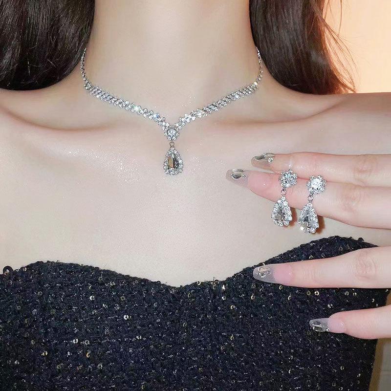 European & American Luxury Zircon Jewelry Set: Retro Clavicle Chain Necklace, Versatile Fashion Accessory