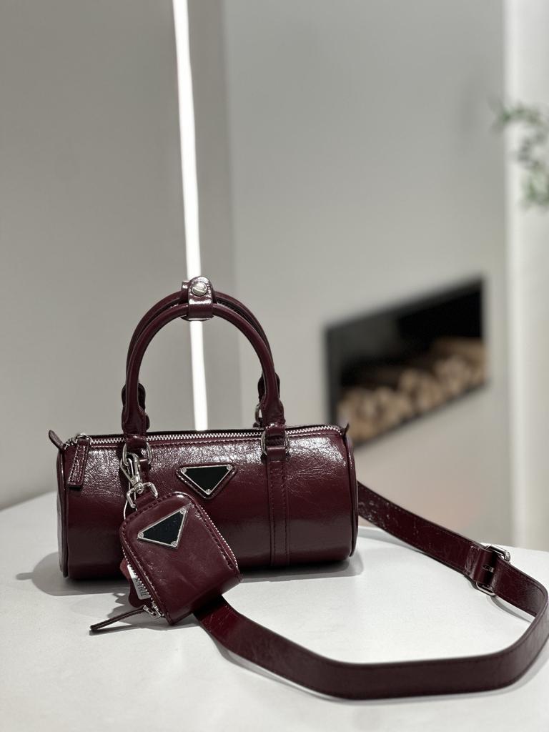 Кожаная сумка Новая сумка-подушка Перевернутый треугольный плиссированный цилиндр Сумка женская через плечо на одном плече Повседневная сумка для通勤