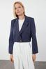 Женский модный темно-синий укороченный тканый пиджак в обычную полоску