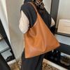 Autumn and Winter New Commuter Tote Bag Women 2025 Retro Is a Large-capacity Shoulder Bag Simple Casual Armpit Bag