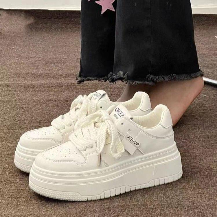 Thick-soled new autumn models increase height and show height student leisure sports board shoes