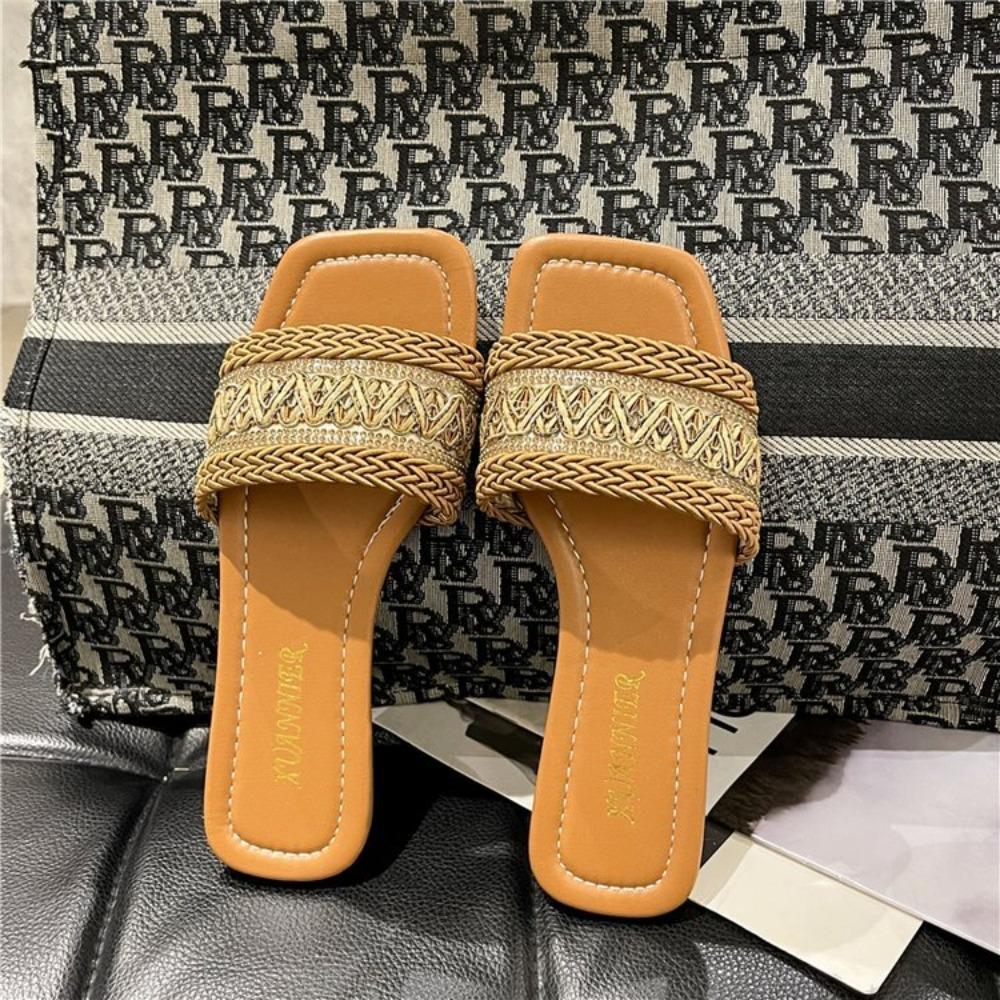 Модные плоские тапочки для женщин 2024 года, летние дизайнерские пляжные тапочки большого размера, женские вышитые модные шлепанцы на мягкой подошве для женщин