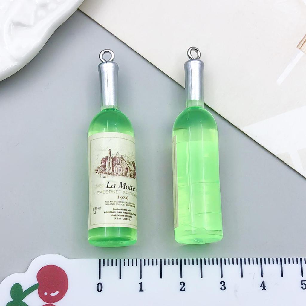 Подвески Ramune в мини-бутылочках: Самодельный кулон из смолы для ожерелья, брелока или сережек.