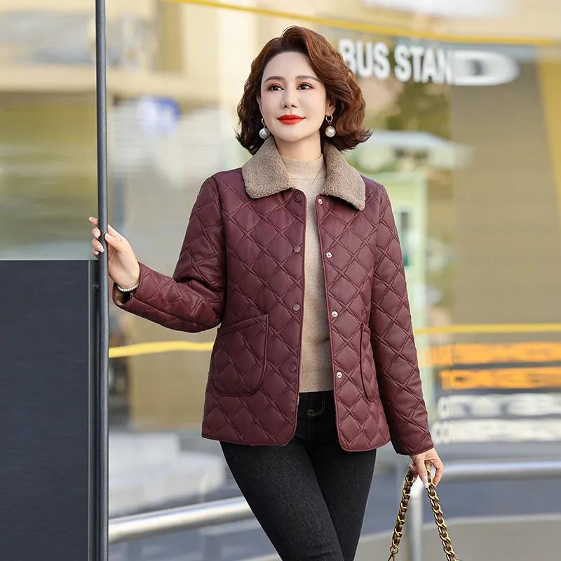 Женская зимняя куртка из искусственной кожи с подкладкой, модная куртка с подкладкой в западном стиле, теплая куртка с подкладкой из бархата для женщин среднего и пожилого возраста