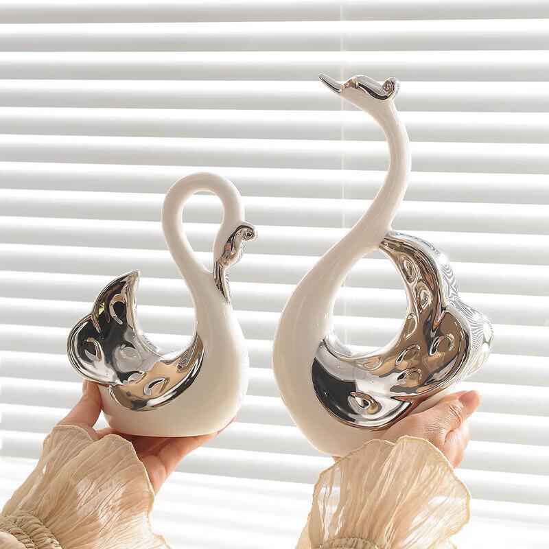 Jianyi Shijia Couple Swan Ornament, Modern High-End Light Luxury, Bar Home Entrance Living Room Wine Cabinet TV Stand Decoration Souvenir
