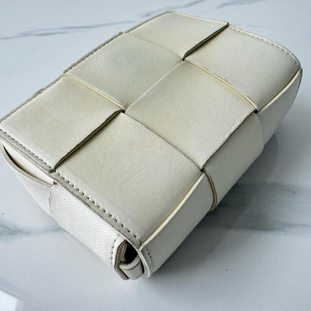 [Pre-Owned] Bottega Veneta Cassette 'White/Gold' - Fair #6DIRCT