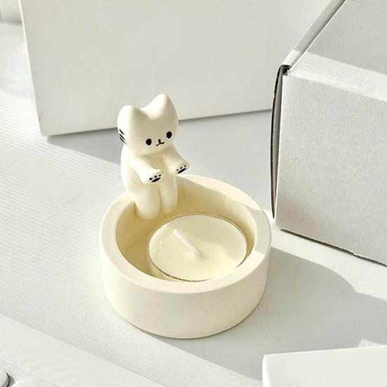 Desktop Candlestick Cute Cartoon Cat Shape Candle Holder Synthetic Resin Candle Stand for Home Decoration