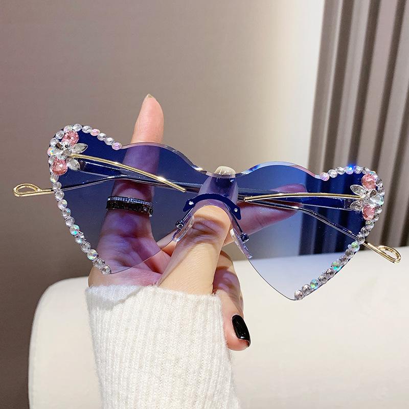 Солнцезащитные очки Love heart с цельными линзами без оправы, инкрустированные бриллиантами, модные женские солнцезащитные очки с градиентом в виде персикового сердца