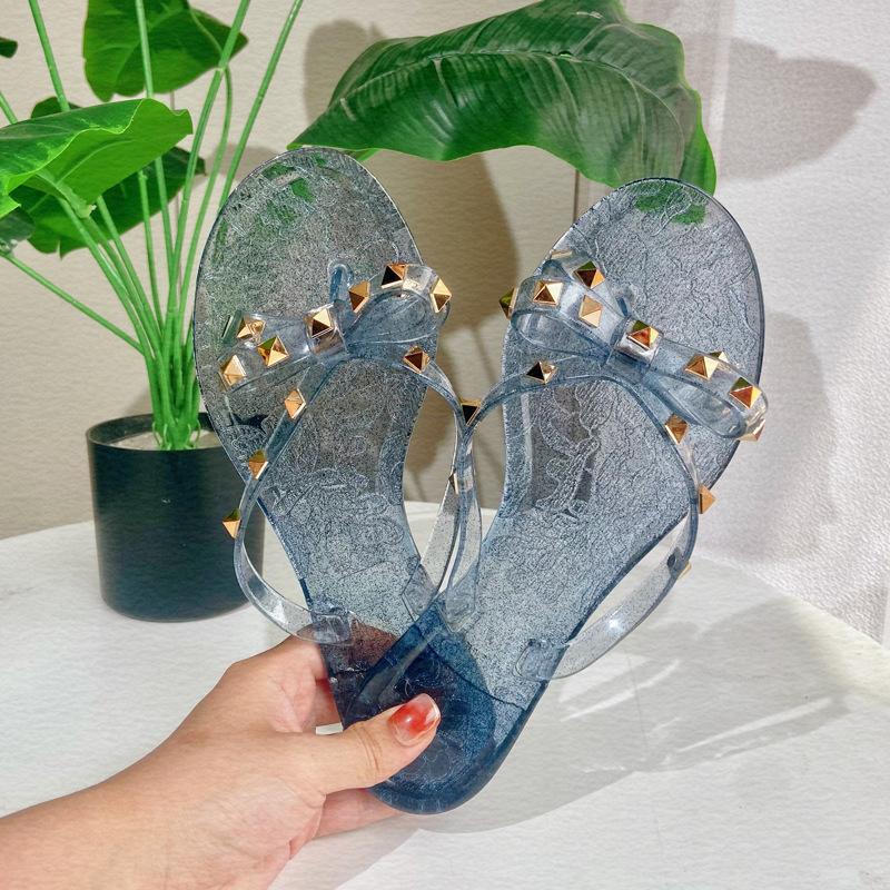 Модные заклепочные шлепанцы женские сандалии летние резиновые туфли женские тапочки на плоской подошве летние повседневные заклепочные тапочки для улицы 36-42