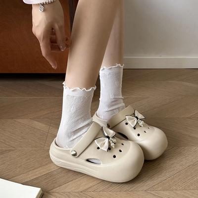 Повседневные универсальные крутые тапочки женские лето 2025 новая мода бант удобные толстая подошва дырочки женские