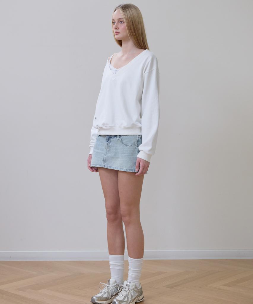 Rosefranz Deep V-Neck Sweatshirt [Ivory]