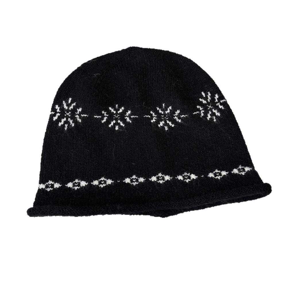 Fair Island jacquard crimped knitted hat women's autumn and winter stacking hat versatile face small cold hat loose wool hat