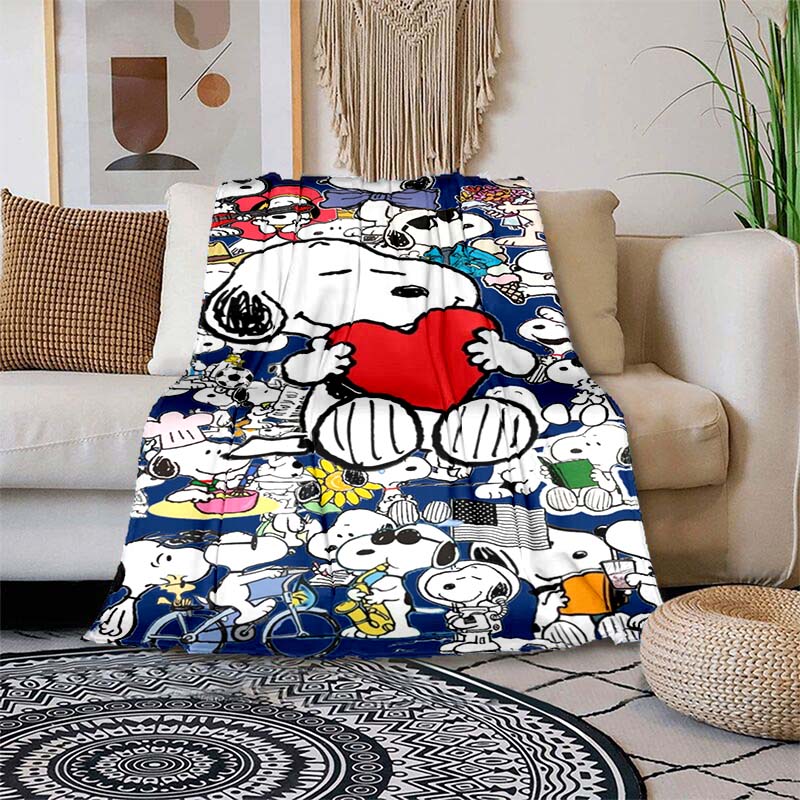 This adorable 3D Snoopy cartoon flannel blanket is comfortable and soft, perfect for use in bedrooms, beds, sofas, picnics, and