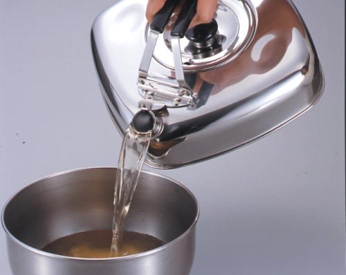 Тонкий металлический чайник Sugiyama Cube объемом 1,1 л KS-2625