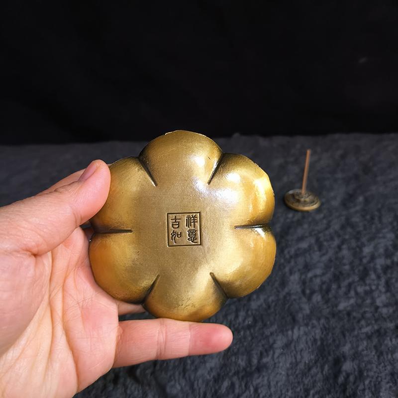 2 в 1 Подставка для благовоний Металлическая тарелка «Цветущая слива» Сплав Подставка для аромапалочек Подставка для сандала для домашнего декора, Пепельница