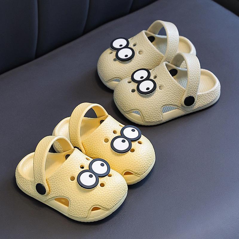 Детские Crocs 2026: Популярные мягкие нескользящие закрытые сандалии для мальчиков и девочек - Идеально подходят для дома и улицы