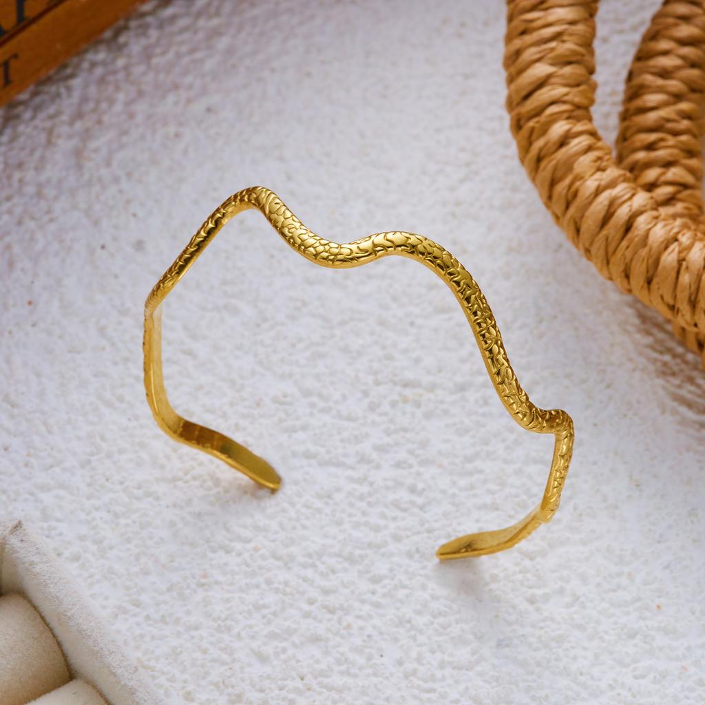 Luxury Stainless Steel Hammered Cuff Bracelets Set for Women Vintage Imitation Pearl Waterproof Snake Bangle Party Jewelry Gift