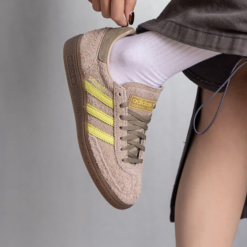adidas Специальные женские кроссовки IH1502