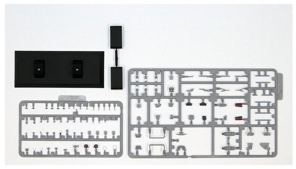 Pit Road Skywave Series JMSDF Destroyer Izumo Plastic Model Kit JP11 1/700 DDH-183 Pre-painted