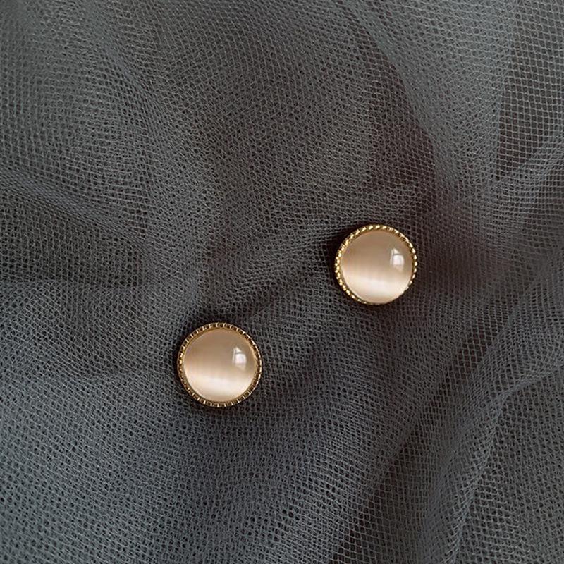 Серебряные серьги-игл с цветком из кошачьего глаза - элегантный, универсальный модный аксессуар для женщин