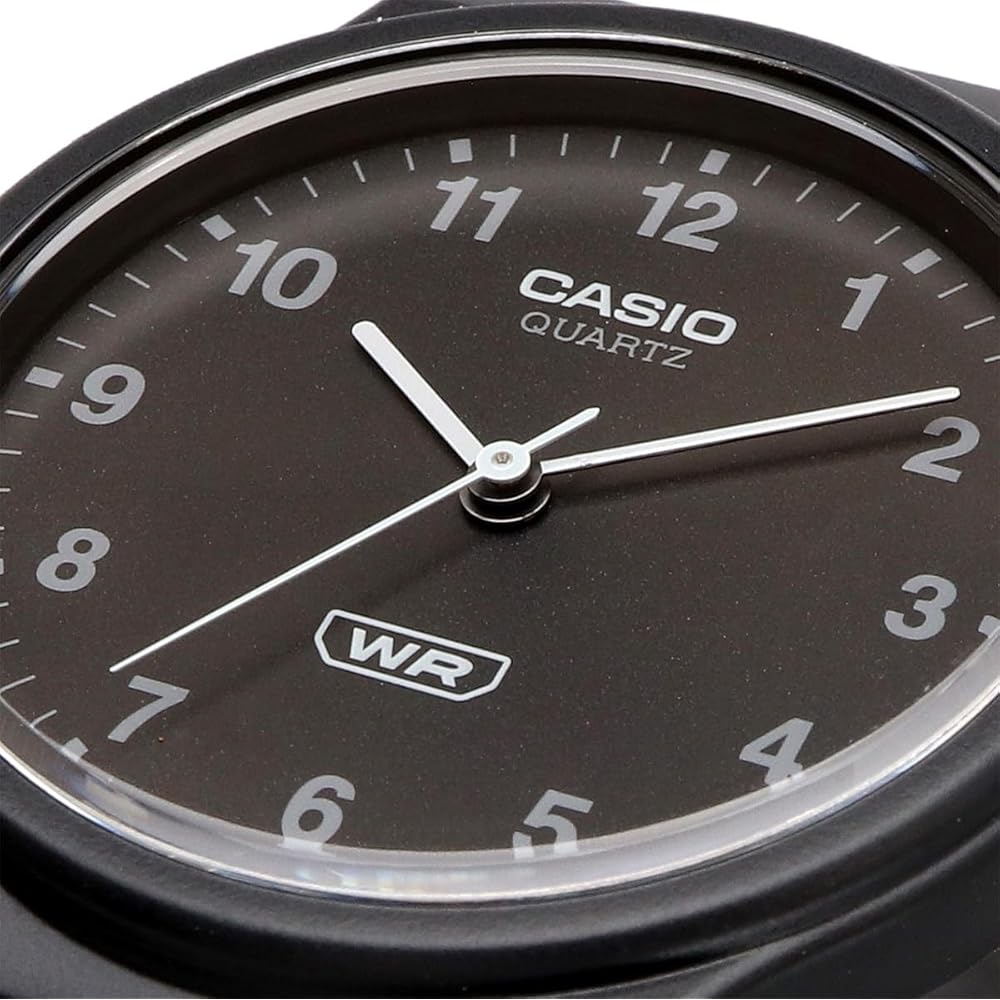 Casio Chupacasi MQ-24B-1B Унисекс Аналоговые Часы Ремешок из Биопластика Черный