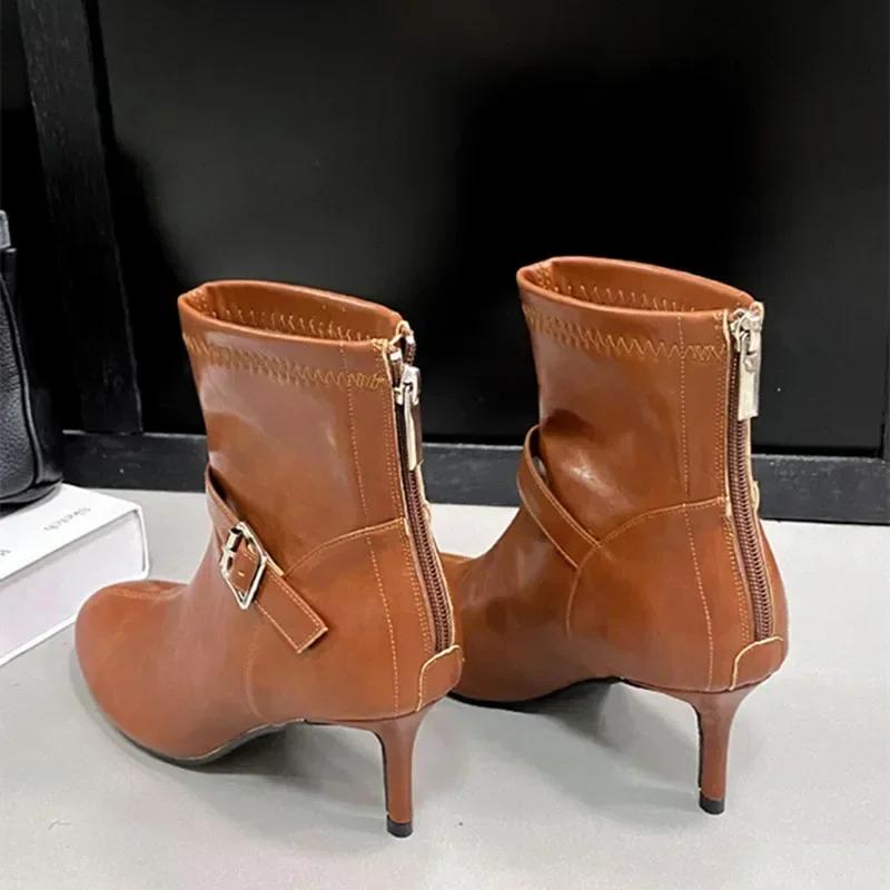 Модные роскошные мягкие кожаные ботильоны женские 2025 модные туфли на тонком высоком каблуке с круглым носком для женщин с застежкой-молнией на ремне и пряжкой дизайнерские эластичные ботинки