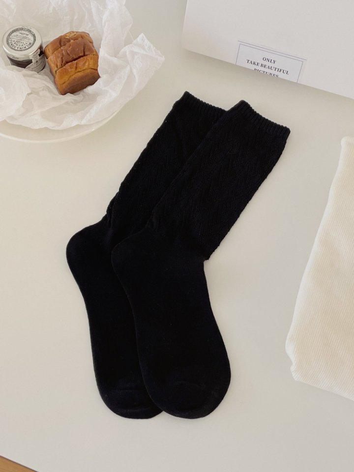 Трендовые весенне-осенние ажурные гольфы до середины икры - Ретро стиль, стройнящие, однотонные.