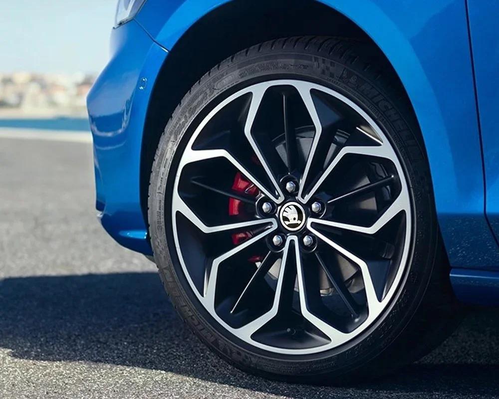 Car Sticker Skoda 2026 Hot 4PCS 56mm Aluminium Alloy Auto Car R Wheel Hub Center Caps Emblem Sticker For Skoda Octavia A7 Rapid 