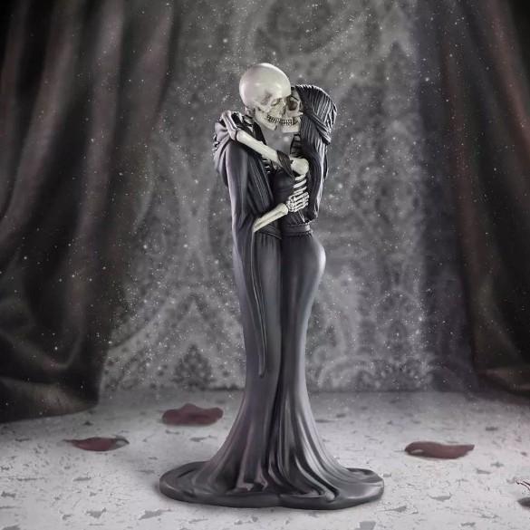 Gothic Skull Couple Resin Figurine, Eternal Kiss Statue Desktop Tabletop Decor