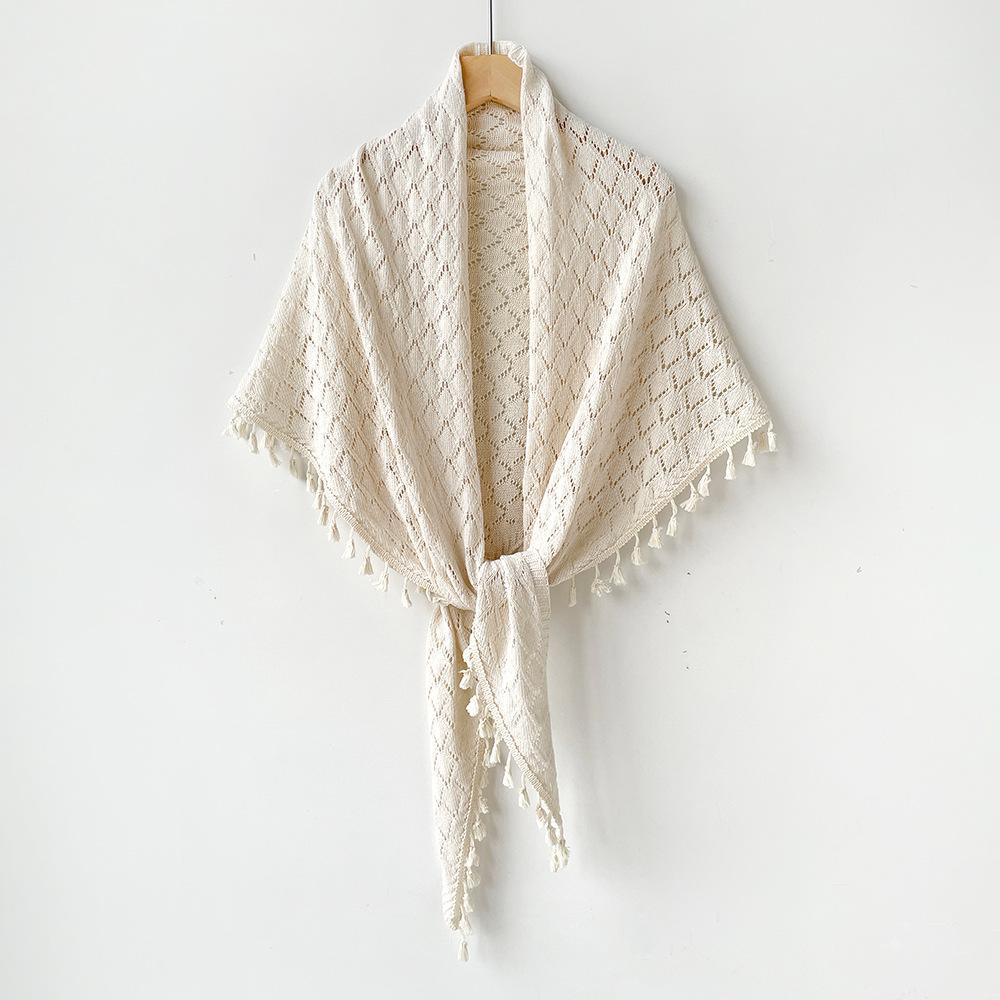 Wholesale solid color bohemian triangular scarf, hollow knit outer layer, shawl, thin scarf, annotated shoulder small shawl