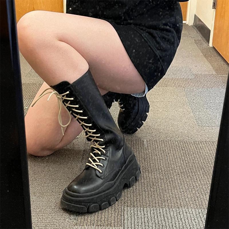 Модная обувь для женщин полувысокие New Rock на шнуровке обувь платформа женские ботинки до середины икры черные со шнурками удобные и по низкой цене