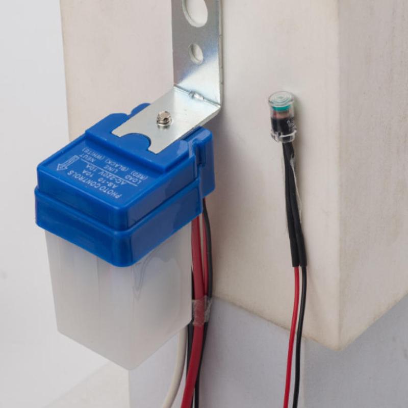 Street Light Switch AC220V 10A Photocell Sensor Automatic On Off Outdoor Lighting Controller for Energy Saving Garden Lamp