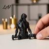 Уникальная скульптура для бодибилдинга 3D-печатная фигурка мускулистого мужчины с гантелями Мини-декор для стола для дома, офиса, спортзала Креативная полка для фитнеса Матовая