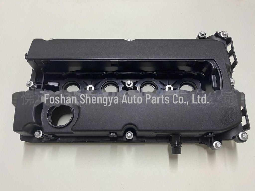 Compatible Valve Cover for Chevrolet Cruze Engine Hood: Part Numbers 55564395, 55558673.