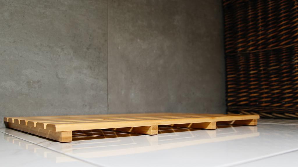 BAMBOO BATH MAT WOODEN RUG PLATFORM 53x 35.5x 2.5cm