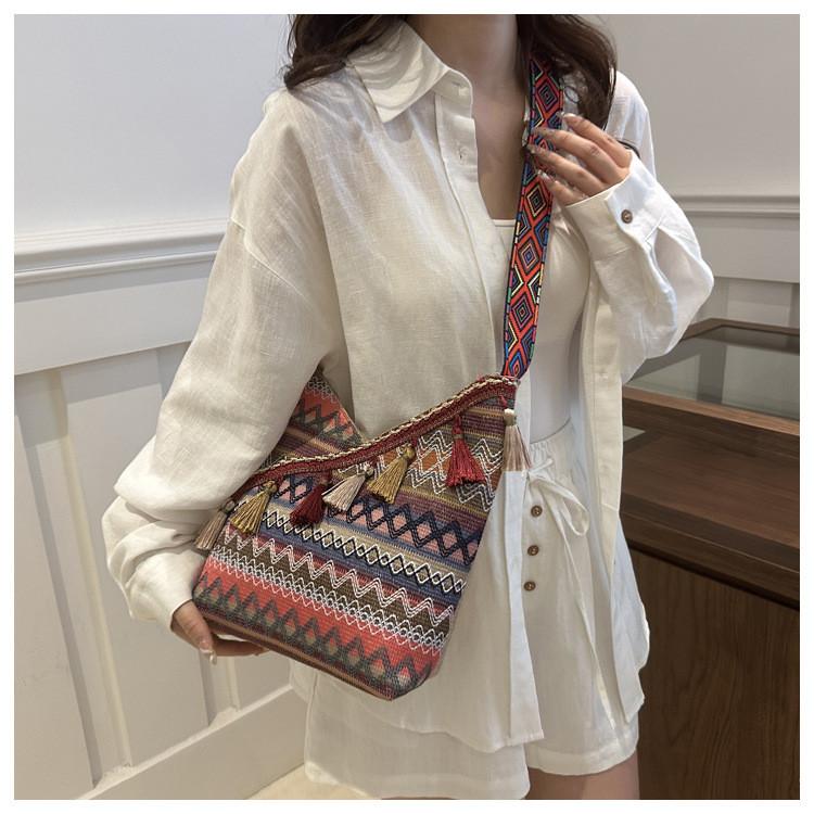 Ethnic Style Tote Bag For Women With Tassel For Daily Use