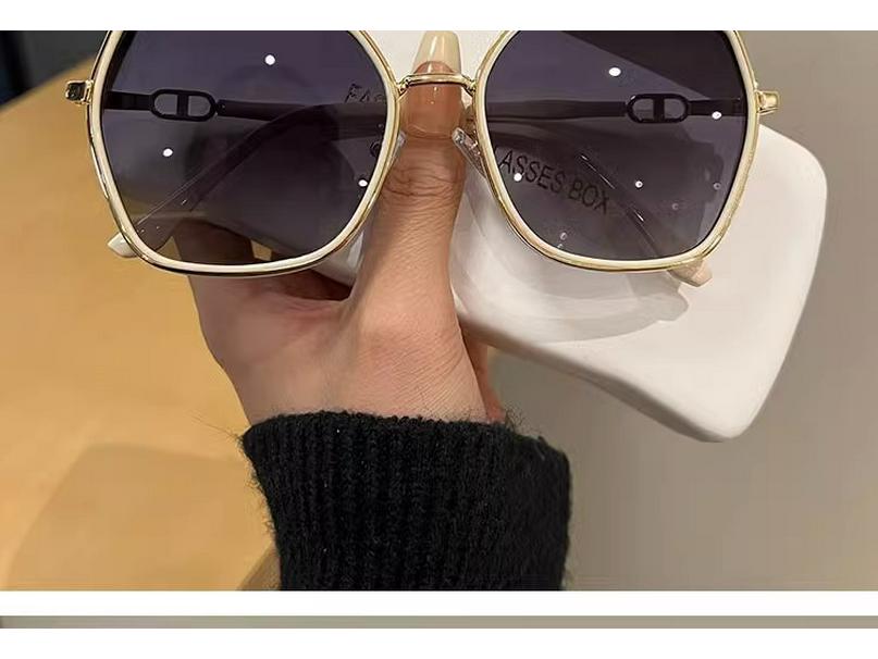 Женские модные солнцезащитные очки 2024 года на лето с большой оправой и защитой от УФ-лучей