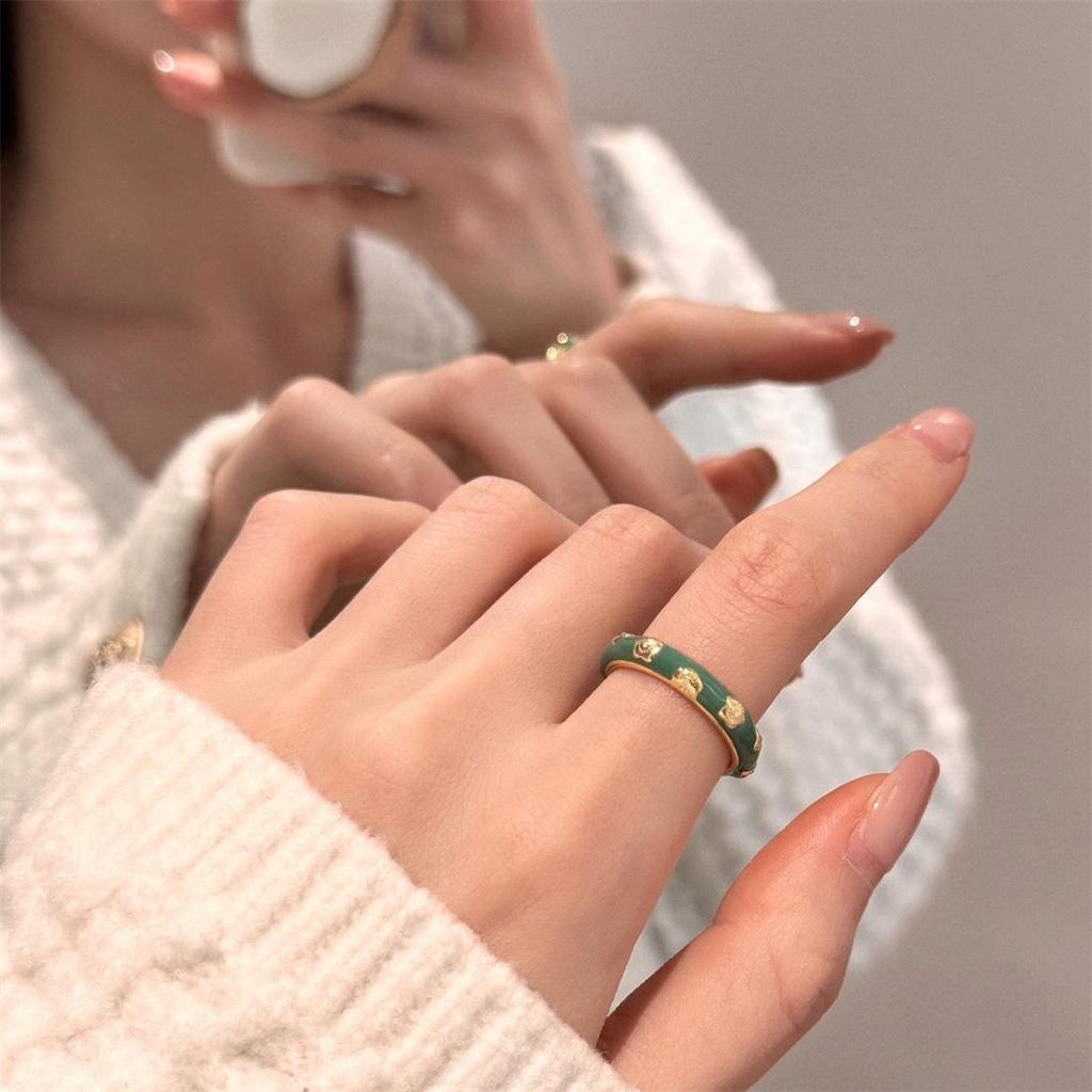 Эмаль, капельная глазурь, бабочка и перламутр, серебряное кольцо - элегантные, не тускнеющие женские украшения