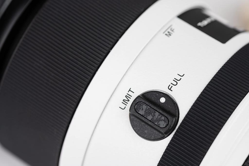 Объектив Tokina Medium 100 мм WE FF MACRO NAF White Edition для Nikon F, совместимый с полноразмерным форматом 641262, телефото/макро atx-i F2.8