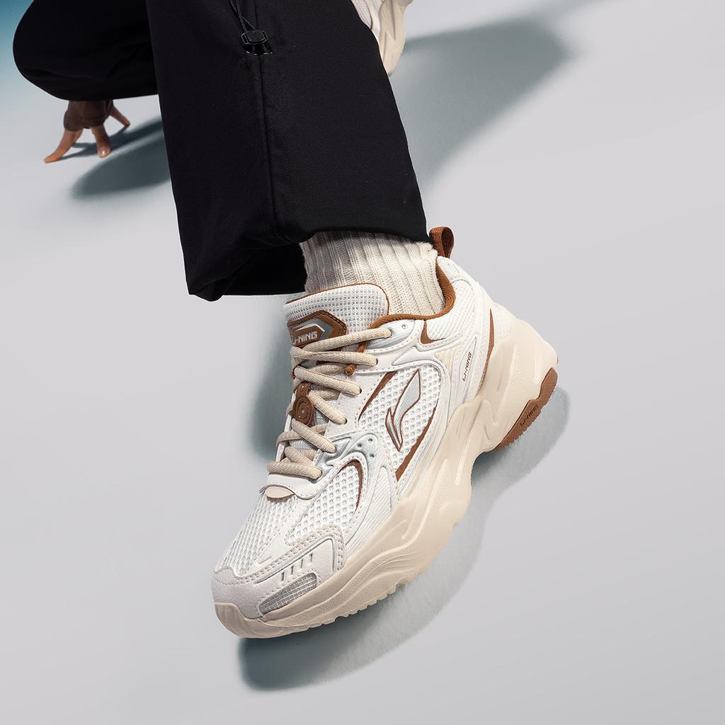 Li Ning Shooting Stars 2K Амортизирующие Нескользящие Износостойкие Низкие Массивные Кроссовки Женские Белый Коричневый AGCU358-2