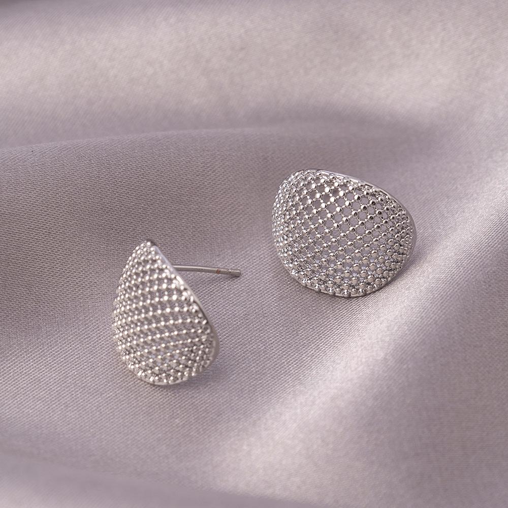 Серьги-иглы из серебра 925 пробы: Легкая роскошь, высококлассные пусеты и универсальный нишевый дизайн в виде колец для работы и стиля