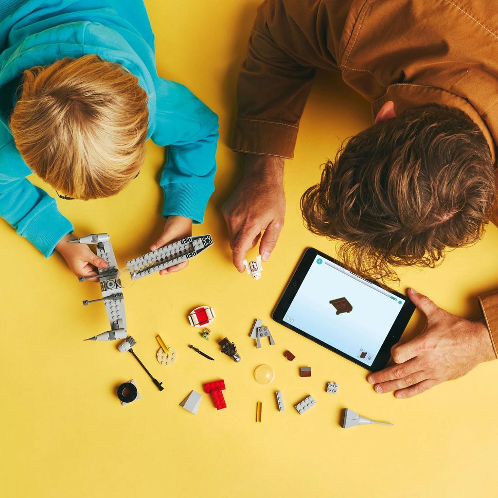 LEGO Star Wars Mandalorian and Starfighter Toy Birthday Present Block Educational Boys Girls Children 4 Years Old 5 Years Old 6 Years Old Space 75410