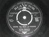 7-дюймовая пластинка ELVIS PRESLEY THE JORDANAIRES Youre The Devil In Disguise RCA1355 RCA VICTOR 1963 Великобритания Рок Б/у