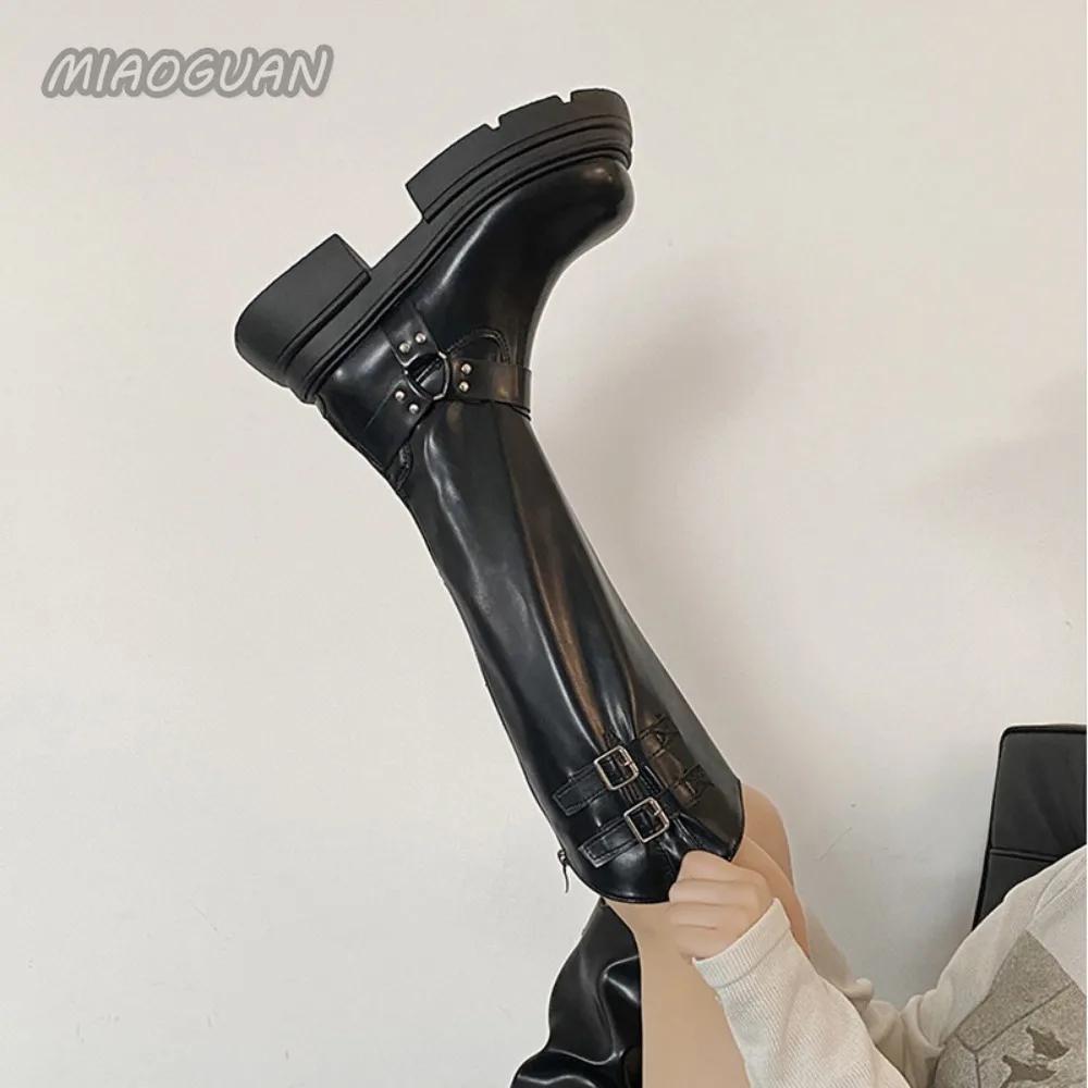Длинные сапоги для женщин с толстой подошвой и V-образным вырезом в стиле ретро, черные, коричневые, с пряжкой на ремне и круглым носком, высокие сапоги до колена, увеличивающие рост, рыцарские боты